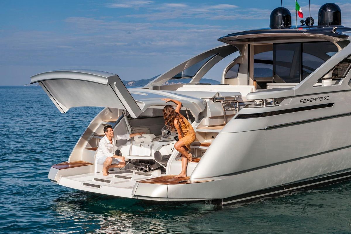 2018 Pershing 70 