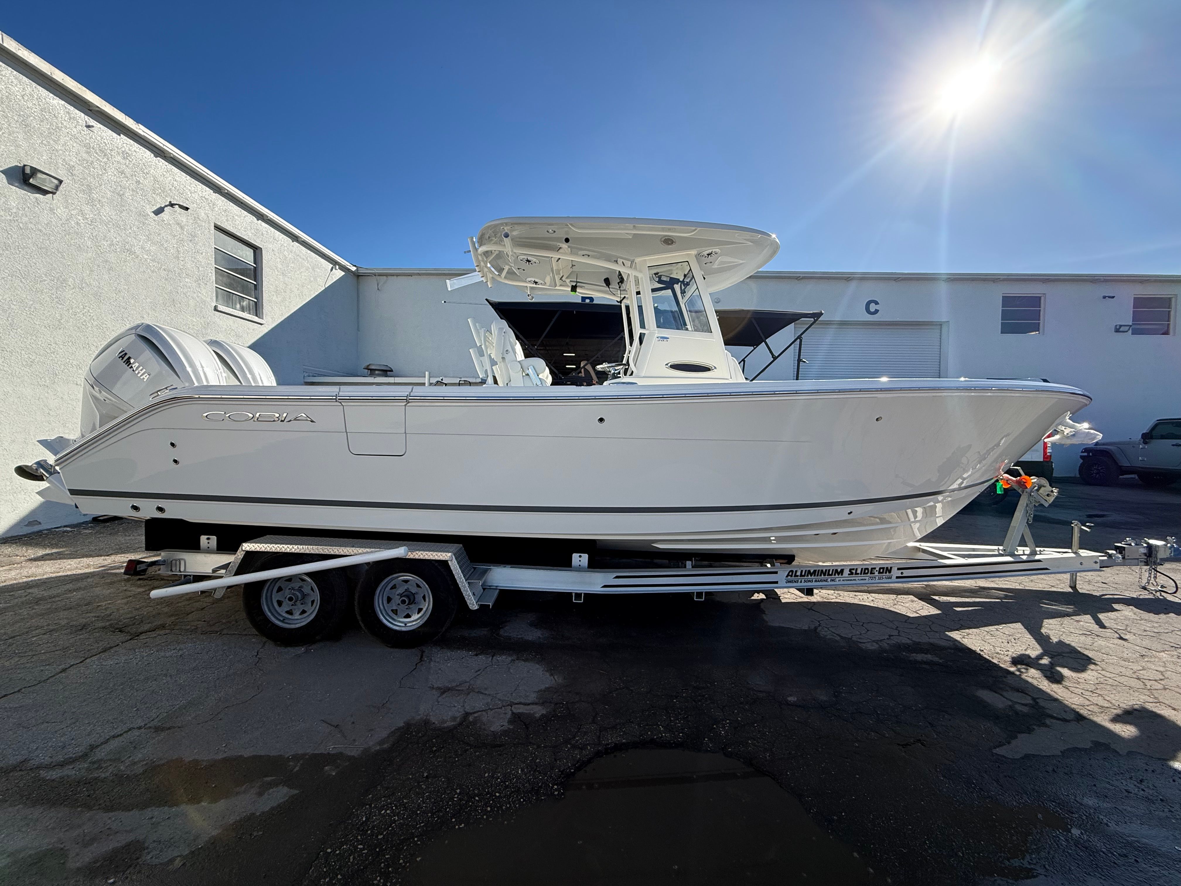 Cobia 285 Center Console