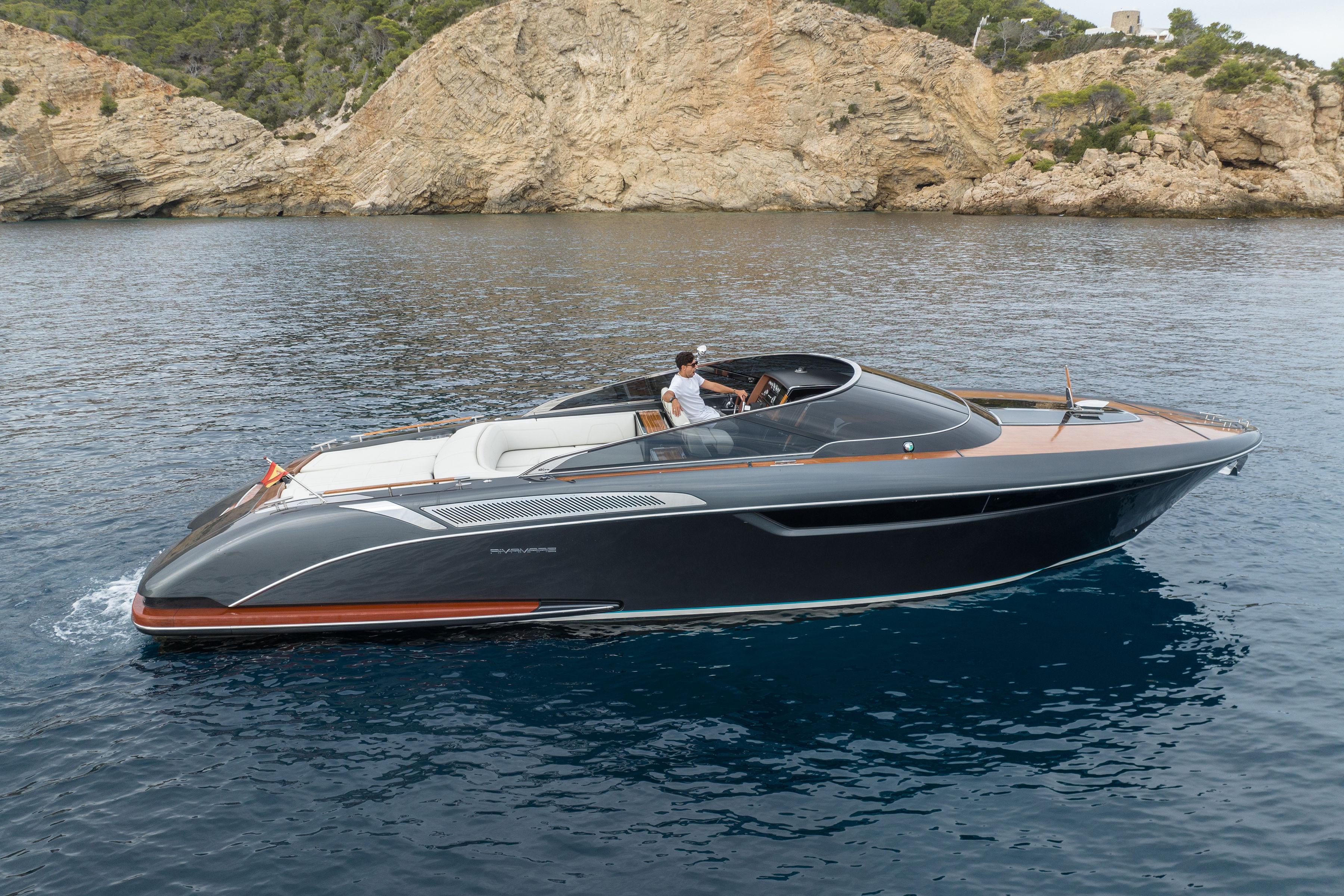 2017 Riva Rivamare 38 Sports Cruiser for sale - YachtWorld