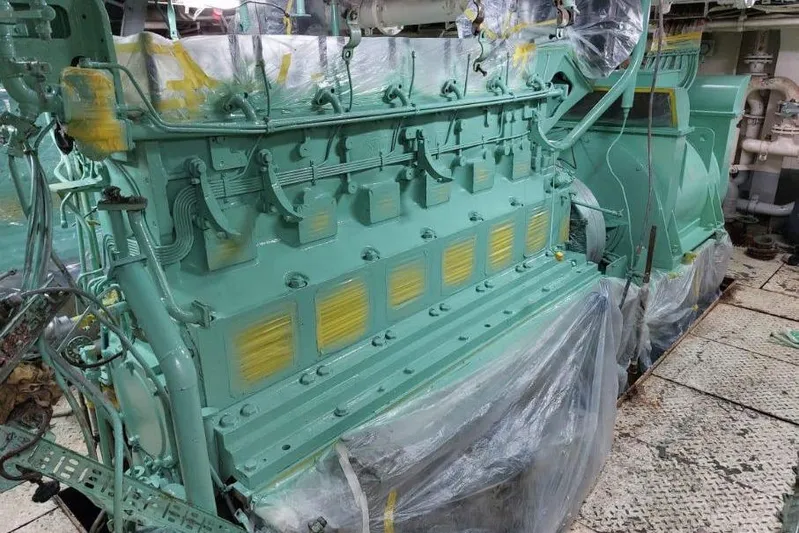  Yacht Photos Pics Engine room of 1974 SCHICHAU UNTERWESER AG Expedition Vessel, showcasing machinery and components.