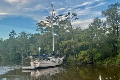 Island Packet 38