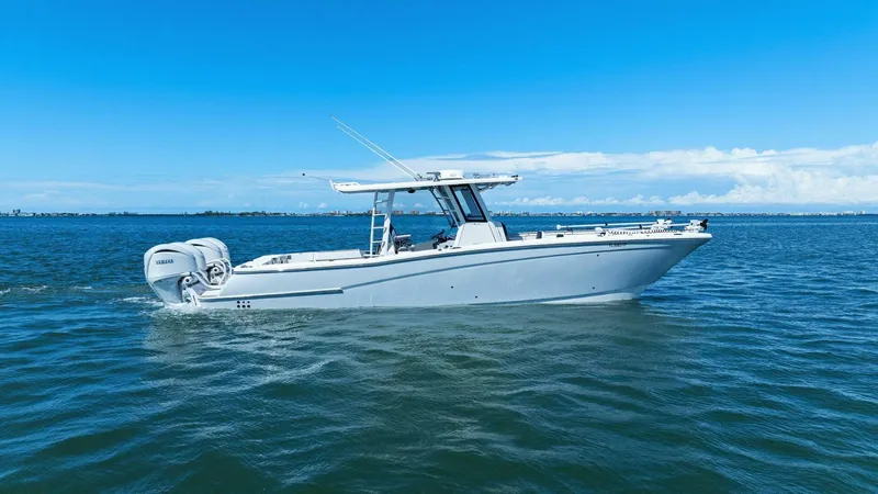  Yacht Photos Pics 2022 World Cat 400 CC-X - Profile