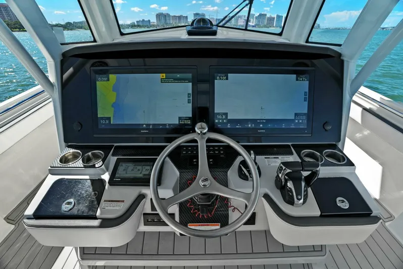  Yacht Photos Pics 2022 World Cat 400 CC-X - Helm