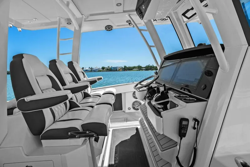  Yacht Photos Pics 2022 World Cat 400 CC-X - Helm Seating