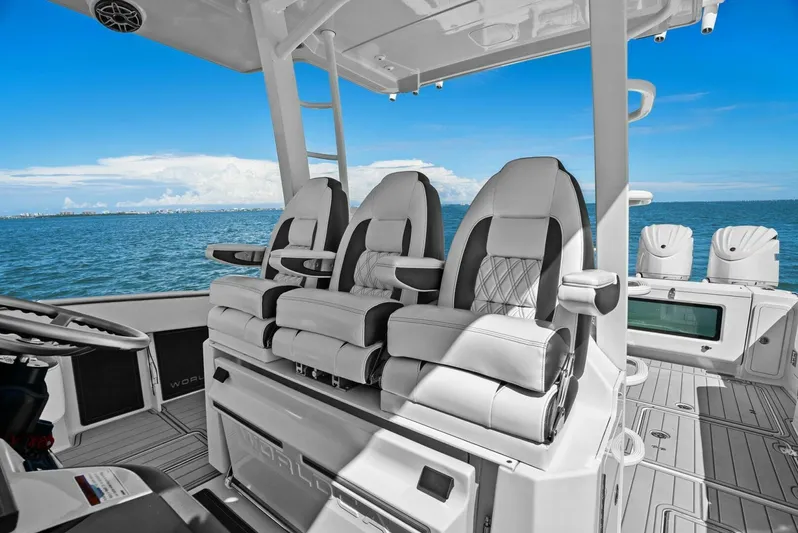  Yacht Photos Pics 2022 World Cat 400 CC-X - Helm Seating