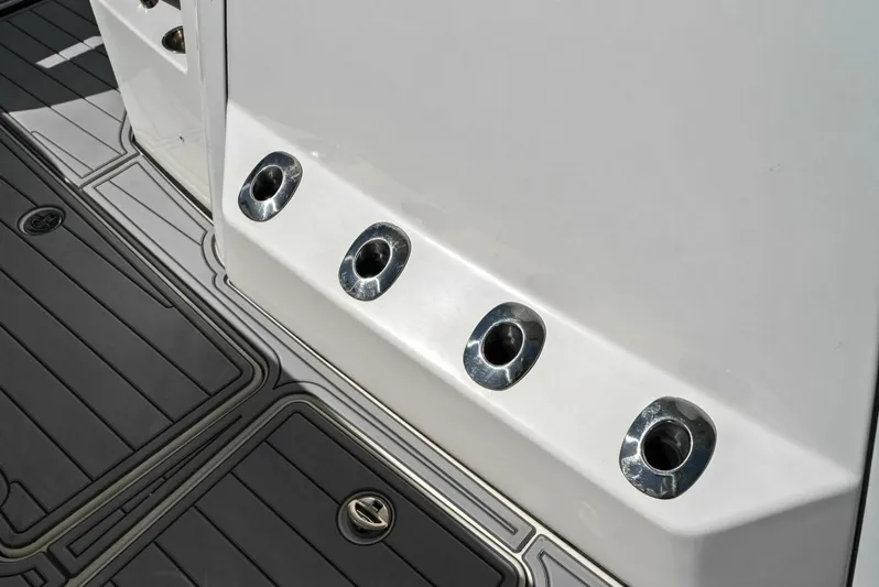  Yacht Photos Pics 2022 World Cat 400 CC-X - Port Side Rod Holders