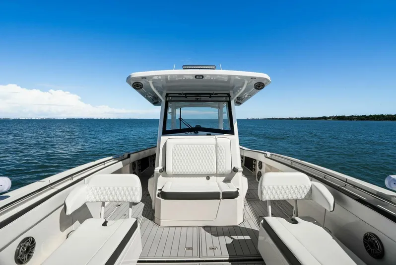  Yacht Photos Pics 2022 World Cat 400 CC-X - Bow Seating