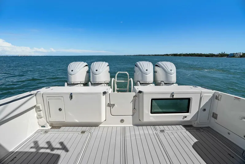  Yacht Photos Pics 2022 World Cat 400 CC-X - Cockpit