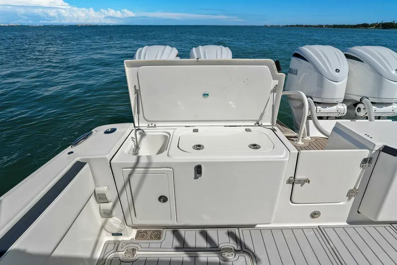  Yacht Photos Pics 2022 World Cat 400 CC-X - Transom Bait Prep