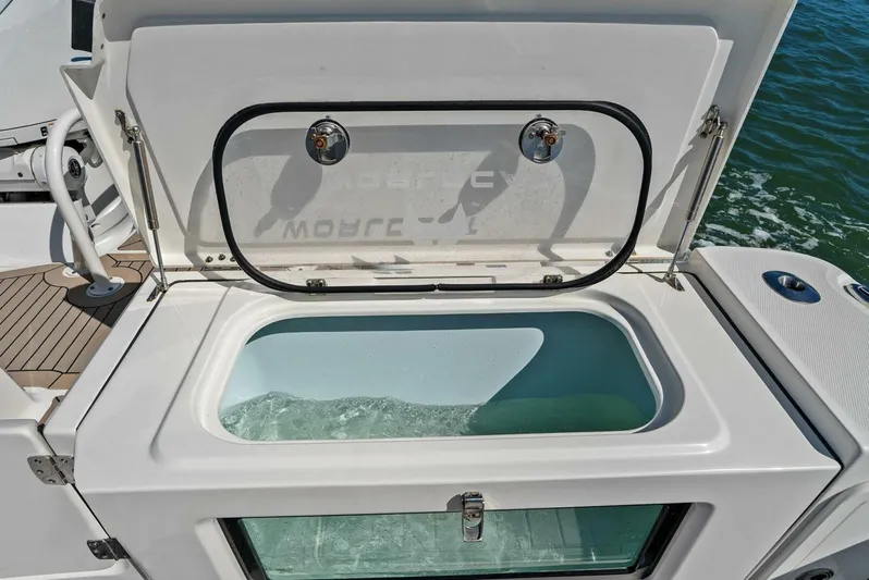  Yacht Photos Pics 2022 World Cat 400 CC-X - Livewell