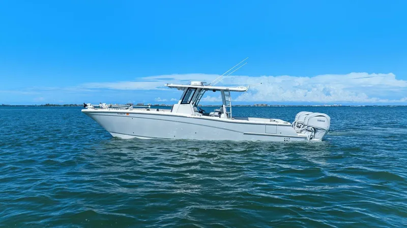  Yacht Photos Pics 2022 World Cat 400 CC-X - Profile Port