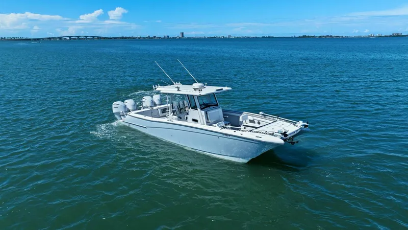  Yacht Photos Pics 2022 World Cat 400 CC-X - Profile Starboard 3/4 Bow