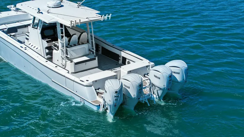  Yacht Photos Pics 2022 World Cat 400 CC-X - Aerial Stern