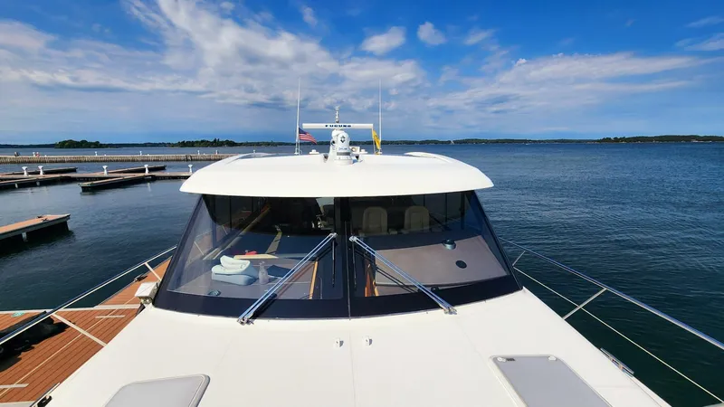 Magine Yacht Photos Pics 2015 Riviera 565 Suv - Image 8