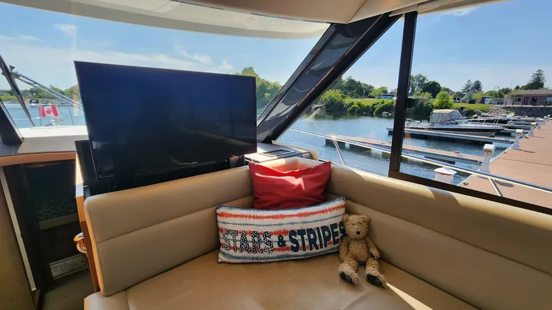 Magine Yacht Photos Pics 2015 Riviera 565 Suv - Image 13