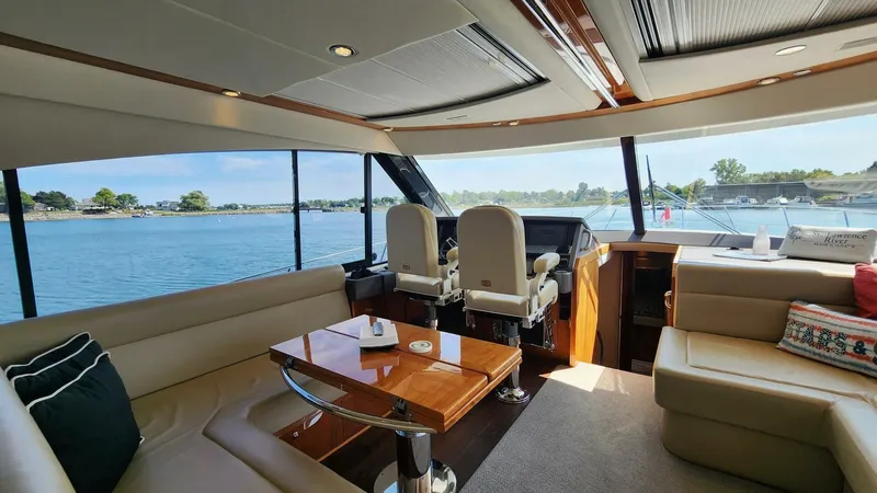 Magine Yacht Photos Pics 2015 Riviera 565 Suv - Image 17