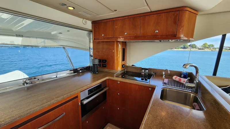 Magine Yacht Photos Pics 2015 Riviera 565 Suv - Image 15