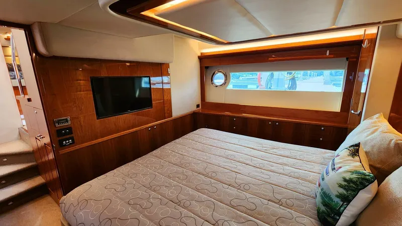 Magine Yacht Photos Pics 2015 Riviera 565 Suv - Image 31