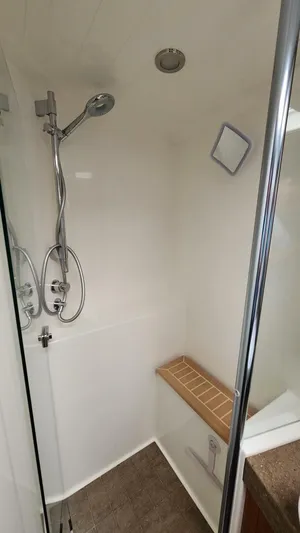 Magine Yacht Photos Pics 2015 Riviera 565 Suv - Image 28