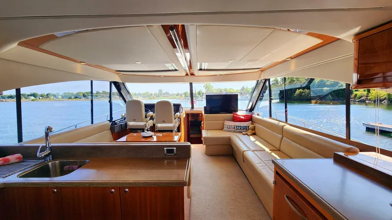 Magine Yacht Photos Pics 2015 Riviera 565 Suv - Image 12