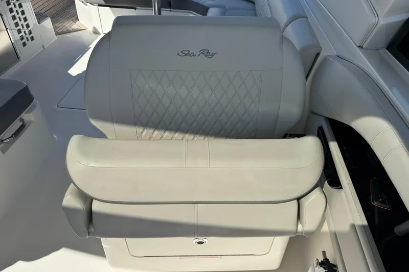C3 Yacht Photos Pics 2022 Sea Ray SLX 400 Outboard luxury boat seating with elegant design and stitching.