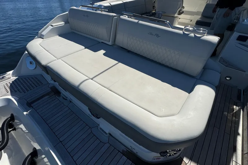 C3 Yacht Photos Pics 2022 Sea Ray SLX 400 Outboard boat with spacious rear seating area.