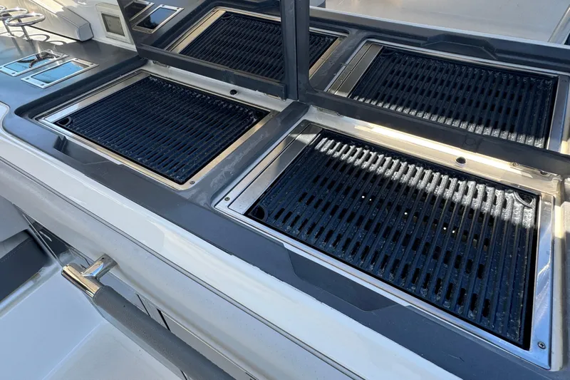 C3 Yacht Photos Pics Outdoor grill setup on 2022 Sea Ray SLX 400 Outboard boat.