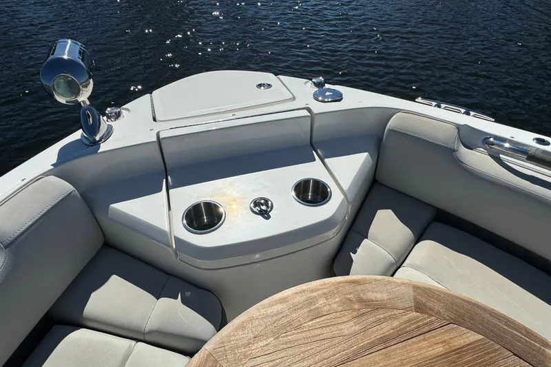 C3 Yacht Photos Pics 2022 Sea Ray SLX 400 Outboard boat interior with seating and cup holders.
