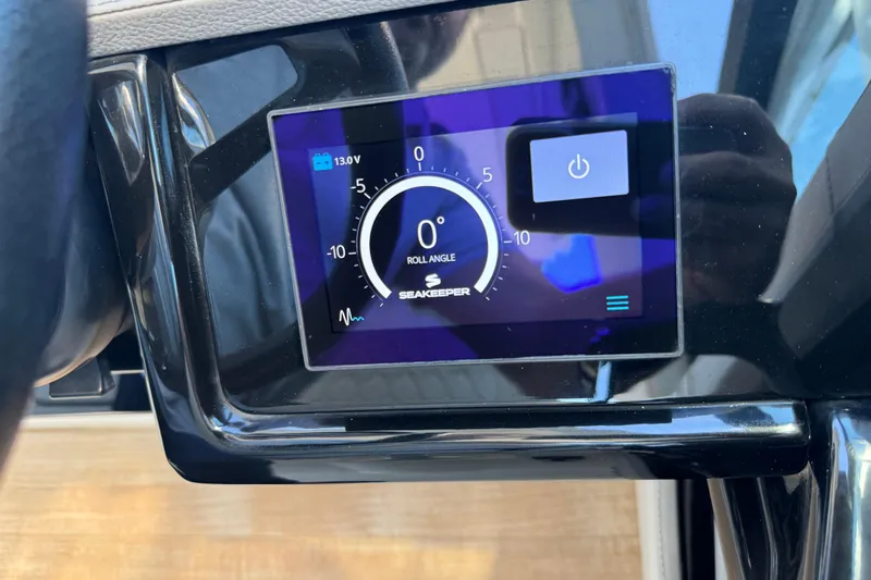 C3 Yacht Photos Pics Digital display on 2022 Sea Ray SLX 400 Outboard showing Seakeeper roll angle.