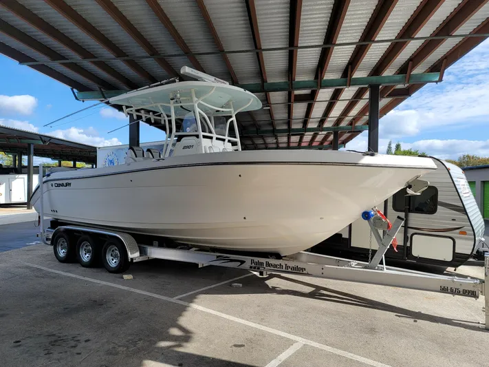 Intensity 2 Yacht Photos Pics 