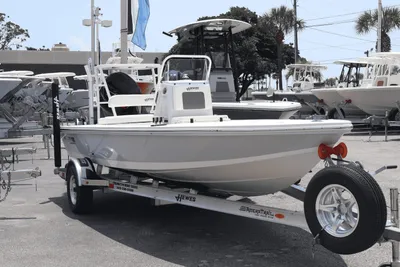 Hewes Redfisher 18