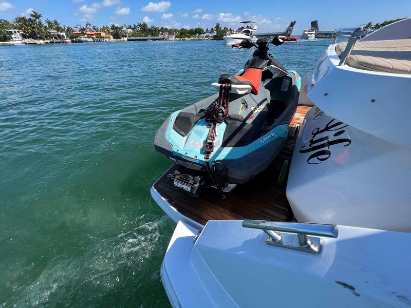 2016 Azimut Atlantis 43