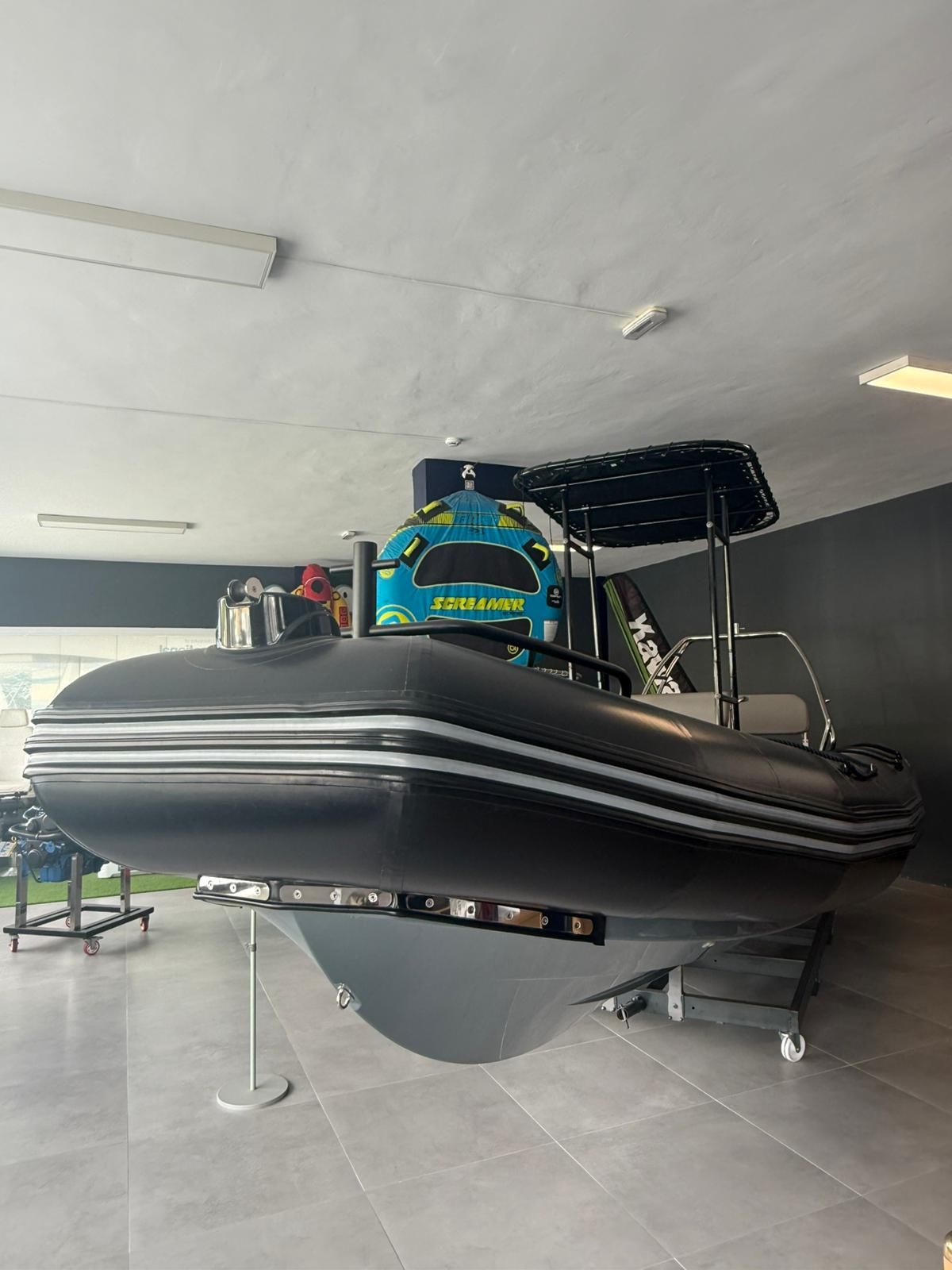 2021 Bombard Explorer 700