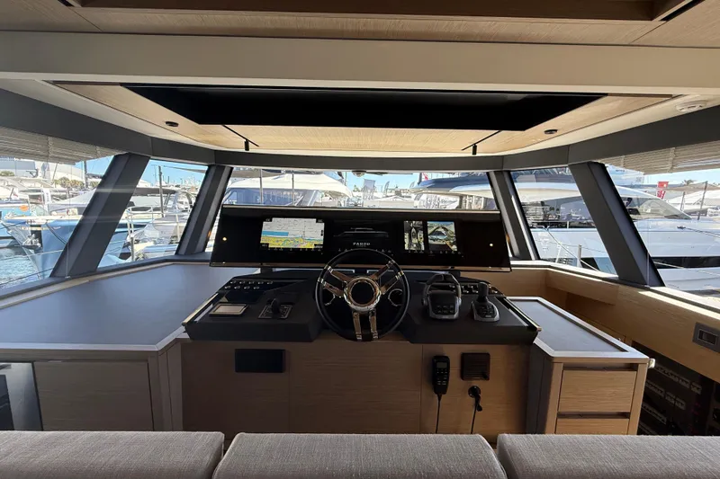 Yacht Photos Pics Helm of 2026 Pardo Yachts GT75, featuring modern navigation and control systems.
