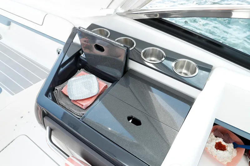 310 Bow Rider Yacht Photos Pics Manufacturer Provided Image: Manufacturer Provided Image