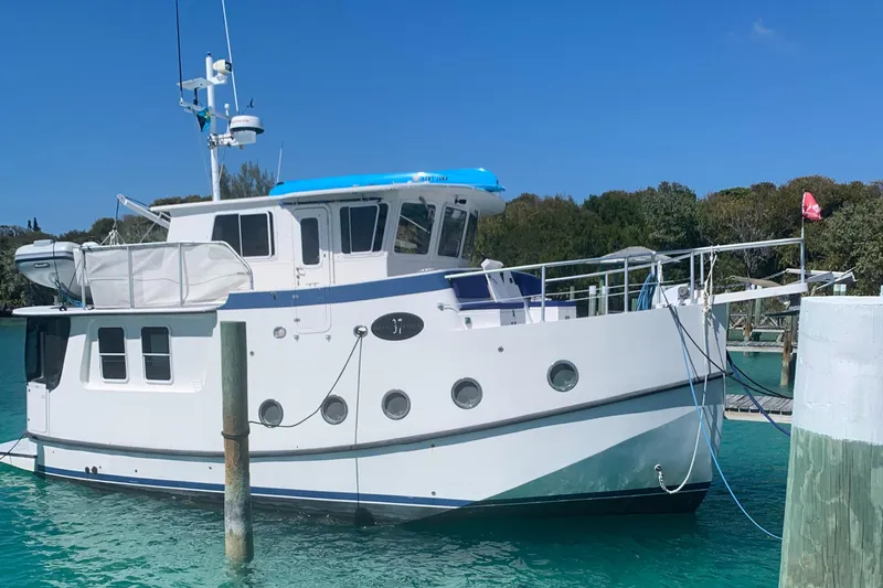 Lazy Days Yacht Photos Pics 