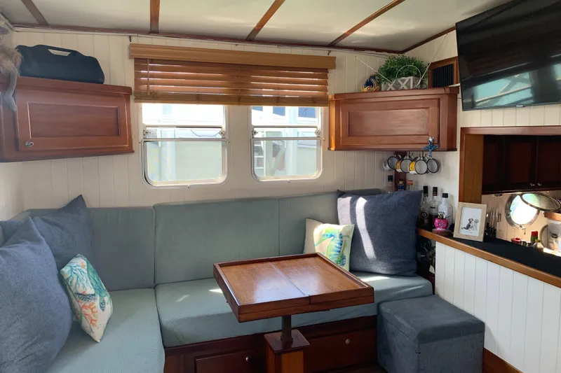 Lazy Days Yacht Photos Pics 