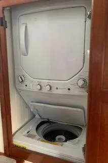 Lazy Days Yacht Photos Pics Stacked washer and dryer in a 2005 Great Harbour GH37 boat.
