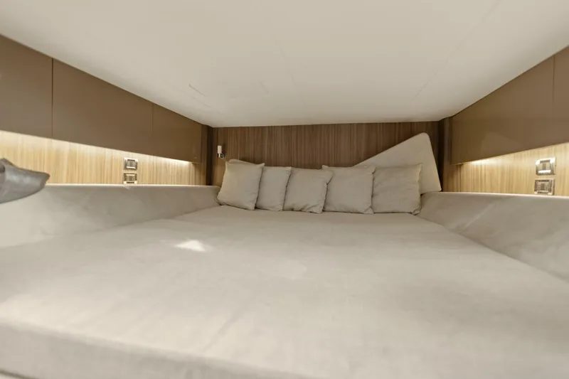  Yacht Photos Pics 2019 Sea Ray Slx 400 Ob - Image 25