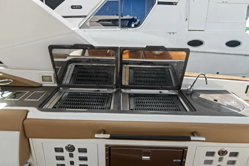  Yacht Photos Pics 2019 Sea Ray Slx 400 Ob - Image 18