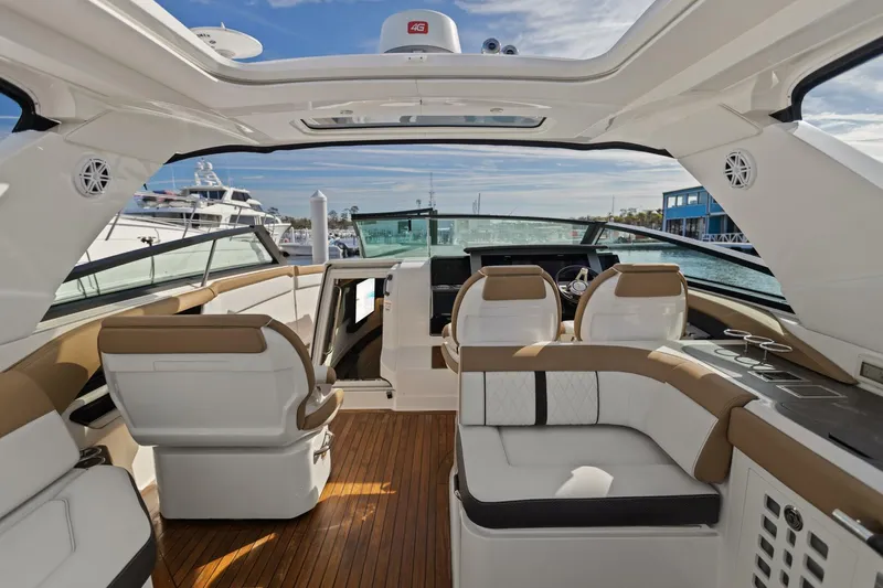  Yacht Photos Pics 2019 Sea Ray Slx 400 Ob - Image 16