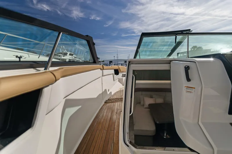  Yacht Photos Pics 2019 Sea Ray Slx 400 Ob - Image 22
