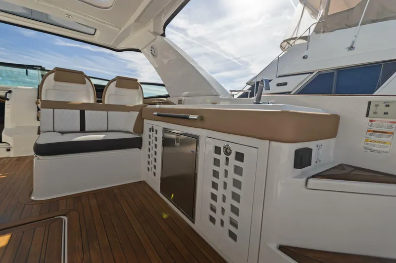  Yacht Photos Pics 2019 Sea Ray Slx 400 Ob - Image 17