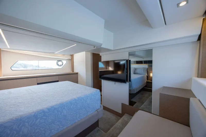  Yacht Photos Pics 2018 Prestige 460 S - Image 44