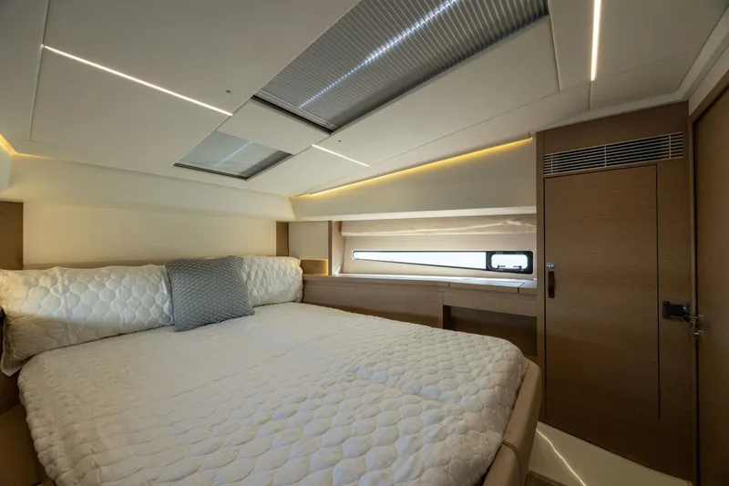  Yacht Photos Pics 2018 Prestige 460 S - Image 38