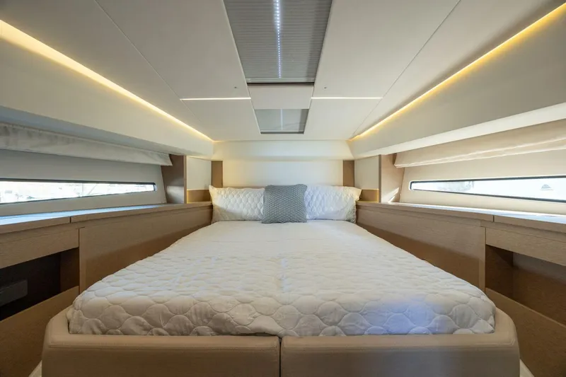  Yacht Photos Pics 2018 Prestige 460 S - Image 36