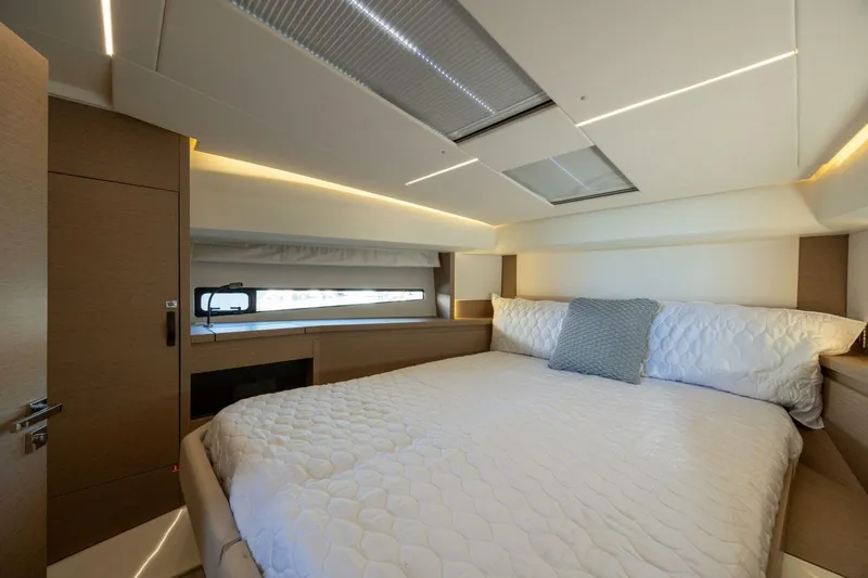 Yacht Photos Pics 2018 Prestige 460 S - Image 37
