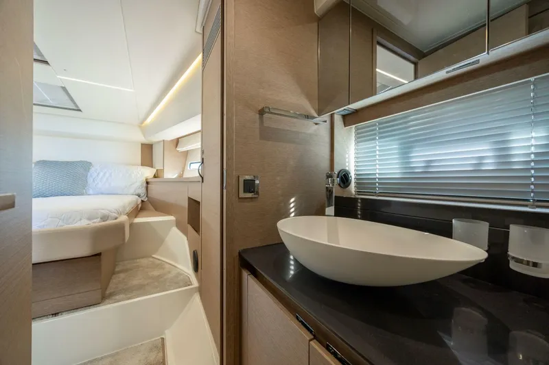  Yacht Photos Pics 2018 Prestige 460 S - Image 40