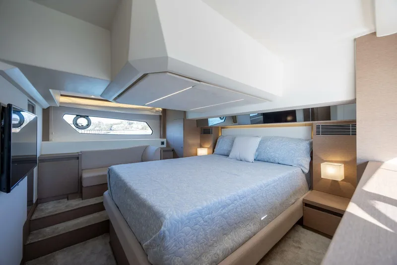  Yacht Photos Pics 2018 Prestige 460 S - Image 42
