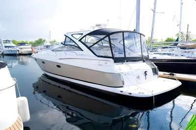 Regal 4060 COMMODORE SPORT YACHT